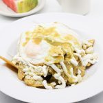 Chilaquiles Verdes con Huevos